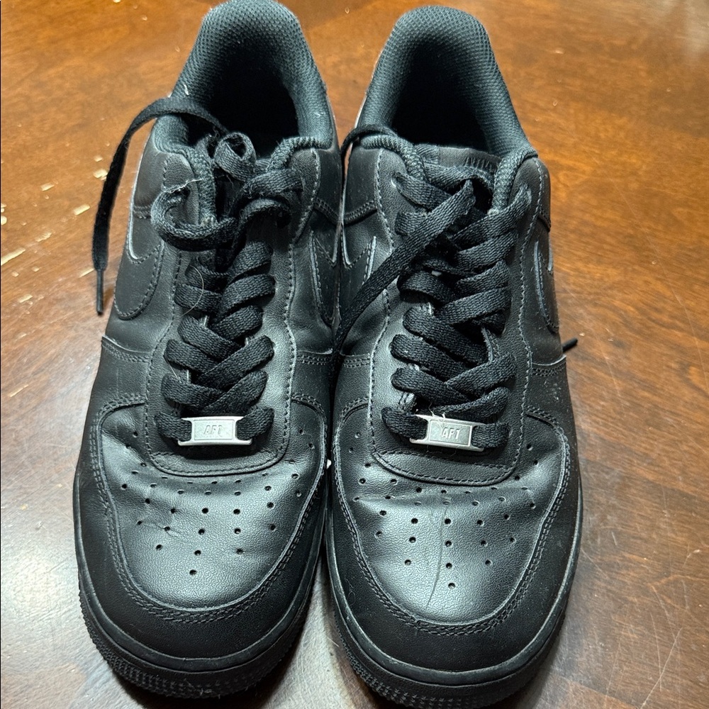 Black Leather Men's Air Force 1  low top.  9.5